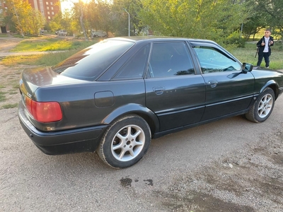 Продам машину Audi 80