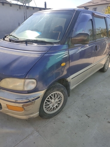 Nissan Serena 1999