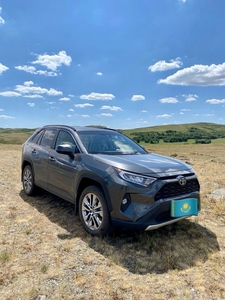 Toyota RAV 4 год 2021