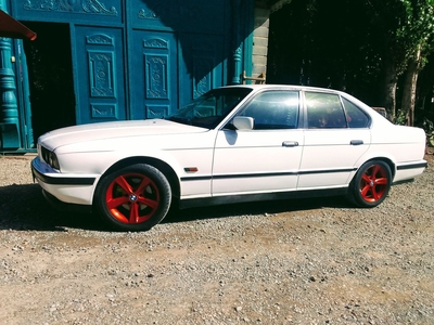 Bmw 525 2.5 vanus gaz benzin kandior bari bargoy brat srochna jumsi jo