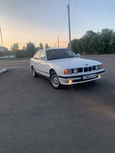 Продам bmw E34 520