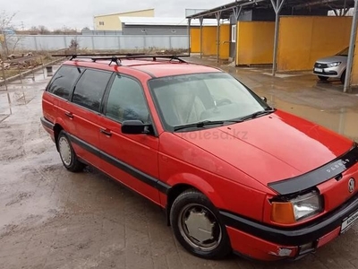 Volkswagen Passat, 1990