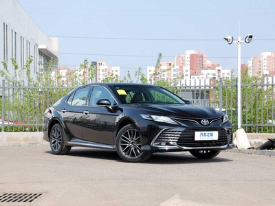toyota-camry-75.-2023-года-2.5g-deluxe-edition