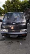 nissan-caravan-1992-год