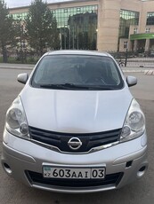 продам-автомобиль-nissan-note