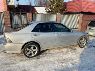 Lexus is 300,Автомобиль