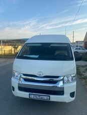 микроавтобус-toyota-hiace