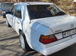 mercedes-benz-e200