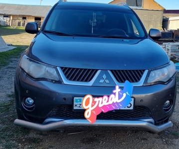 Mitsubishi Outlander кроссовер