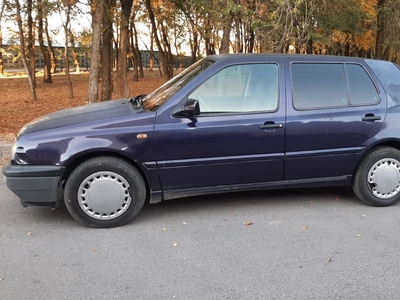 Volkswagen Golf 1995 г.