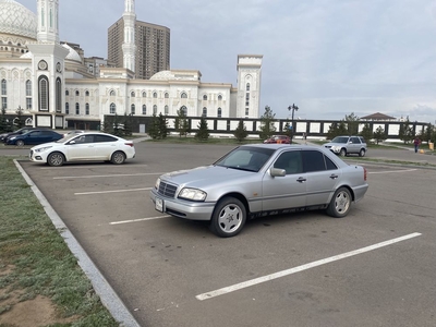 Мерседес W202