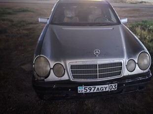 mercedes-210-e220d