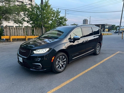 2023 Chrysler Pacifica Pinnacle Hybrid