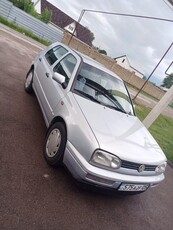 volkswagen-golf-объем-1.8