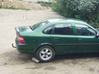 Продам Опель вектора б 1996 автомат