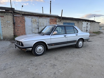 Продам BMW E28 518