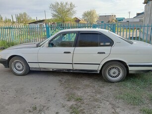 автомобиль-bmw-e34