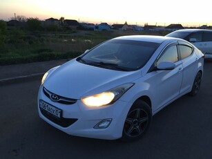 hyundai-elantra-2012