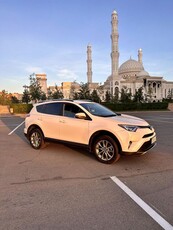 автомобиль-toyota-rav4-2017-цвет-жемчуг