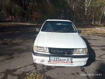 Продам Opel Vectra A 1993 года. Газ - бензин