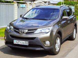 кроссовер-toyota-rav-4