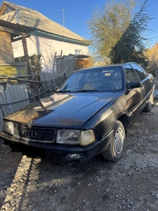 Срочно продам Audi 100