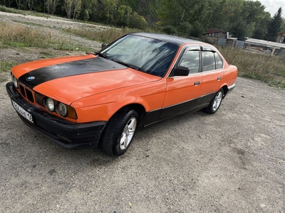 Продам срочно BMW 520 e34