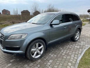 продам-автомобиль-audi-q7