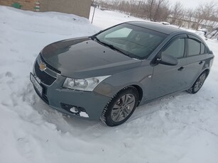 chevrolet-cruze-2012