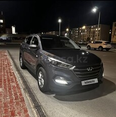 машина-hyundai-tucson