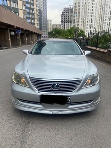 Лексус LS460