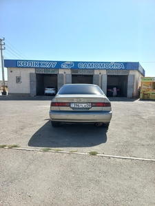 Срочно продается автомобиль Toyota Camry 20