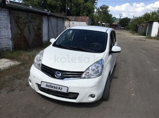 nissan-note-2011-года