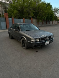 Продаю машину Audi 80