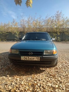 Продам Opel Astra 1992 года