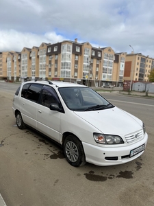 Продам Toyota ipsum минивэн 7 мест