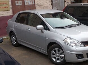 nissan-tiida-2013