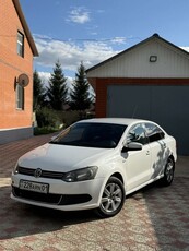 volkswagen-polo-машина