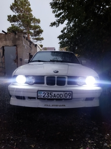 Продам BMW 525 е34