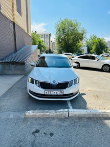 СРОЧНАЯ ПРОДАЖА Skoda Octavia A7 рестайлинг 2017 года выпуска.