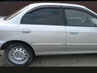 Продам машину Kia spectra