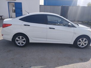 hyundai-accent-2013