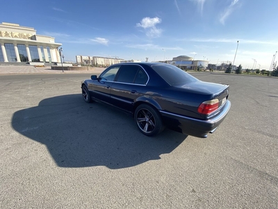 BMW 730 Бумер