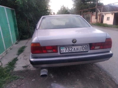 Продам BMW e32 730