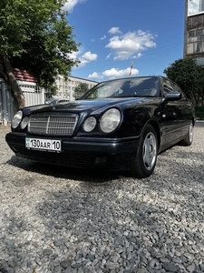 Mercedes-Benz w210