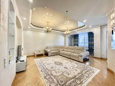 4-комн. квартира , 132.5м² , 4/8 этаж