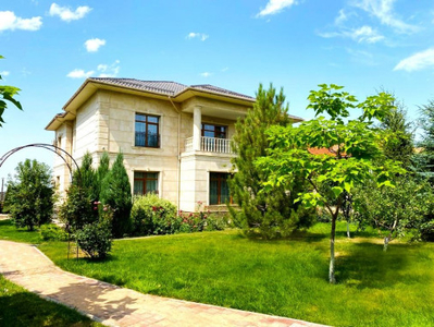 Продажа 7-комнатного дома, 540 м, Ремизовка