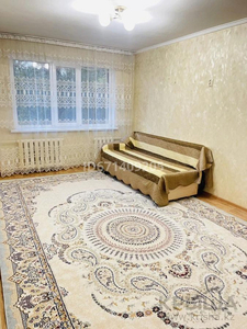 2-комнатная квартира, 45 м², 1/4 этаж, мкр №7 11 — Абая - Алтынсарина