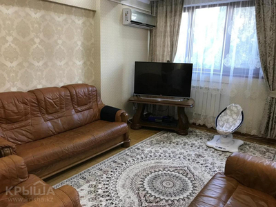 3-комнатная квартира, 70 м², 3/9 этаж, мкр Самал-1 — Жолдасбекова