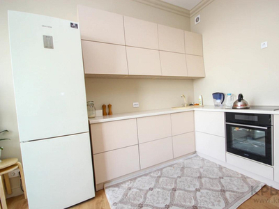 3-комнатная квартира, 94.4 м², Абая 150/230